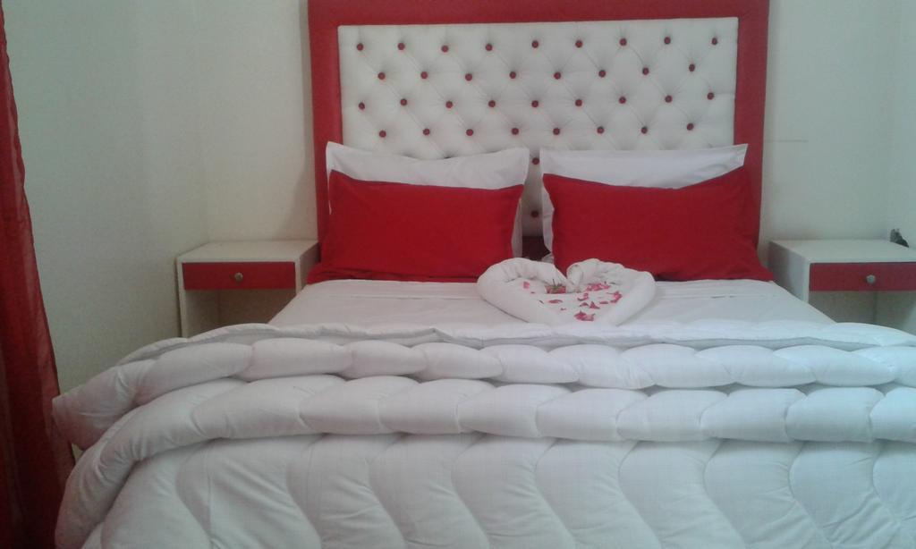 Hotel School Ersat อัซโร ภายนอก รูปภาพ